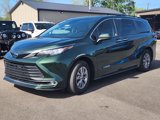 Used 2023 Toyota Sienna XLE image 3