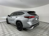 Used 2024 Toyota Highlander XSE image 3