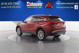 Used 2022 Toyota Venza XLE image 5