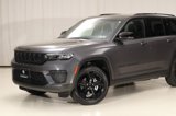 Used 2023 Jeep Grand Cherokee Altitude image 3