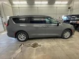 New 2025 Chrysler Pacifica Select image 5