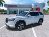 New 2025 Nissan Pathfinder Platinum image 2
