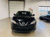 Used 2017 Nissan Rogue Sport S image 2