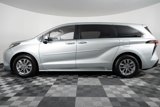 Used 2022 Toyota Sienna LE image 3