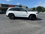 New 2025 Jeep Grand Cherokee Altitude image 2