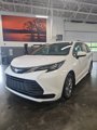 Used 2025 Toyota Sienna LE image 2