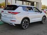 New 2025 Mitsubishi Outlander SE image 4