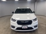 New 2025 Chrysler Pacifica Select image 3