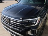 New 2025 Volkswagen Atlas Peak Edition SE image 3