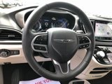 Used 2023 Chrysler Pacifica Touring-L image 6