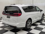 New 2025 Chrysler Pacifica Pinnacle image 6