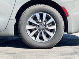 Used 2023 Chrysler Pacifica Touring-L image 3