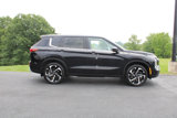 Used 2024 Mitsubishi Outlander SE image 2