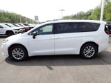 New 2025 Chrysler Pacifica Select image 2