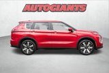 New 2025 Mitsubishi Outlander SE image 3