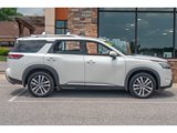 Used 2022 Nissan Pathfinder Platinum image 2