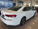 Used 2022 Volkswagen Passat 2.0T SE image 4