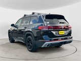 Used 2024 Volkswagen Atlas Peak Edition SEL image 3