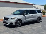 Used 2022 Kia Carnival EX image 2