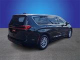 Used 2024 Chrysler Pacifica Touring-L image 4