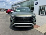 New 2025 Volkswagen Atlas Peak Edition SE image 2