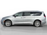 Used 2021 Chrysler Pacifica Limited image 2