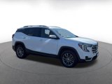 Used 2024 GMC Terrain SLT image 2