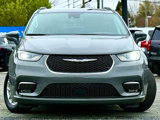 Used 2022 Chrysler Pacifica Touring-L image 2