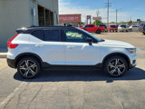 Used 2022 Volvo XC40 T5 R-Design image 2