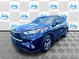 Used 2020 Toyota Highlander XLE image 3