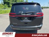 Used 2023 Chrysler Pacifica Touring-L image 5
