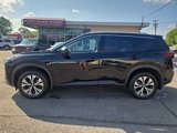 Used 2021 Nissan Rogue SV image 2