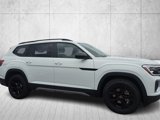 New 2025 Volkswagen Atlas Peak Edition SE image 3