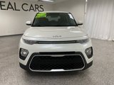 Used 2022 Kia Soul LX image 2