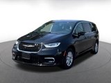 Used 2024 Chrysler Pacifica Touring-L image 5