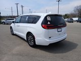 Certified 2022 Chrysler Pacifica Touring-L w/ Uconnect Theater Family Group image 5