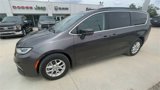 Used 2022 Chrysler Pacifica Touring-L image 6