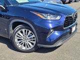 Certified 2023 Toyota Highlander Platinum image 3