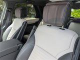 Used 2024 Land Rover Discovery Dynamic SE image 5