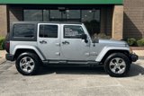 Used 2018 Jeep Wrangler Unlimited Sahara image 2