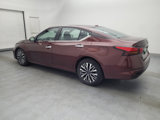 Used 2023 Nissan Altima 2.5 SV image 3