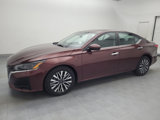 Used 2023 Nissan Altima 2.5 SV image 2