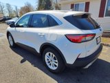 Used 2021 Ford Escape SE image 2