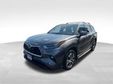 Used 2022 Toyota Highlander XLE image 3
