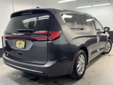 Used 2023 Chrysler Pacifica Touring-L image 4