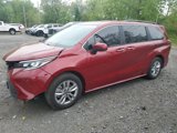 Used 2025 Toyota Sienna XLE image 3