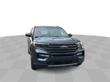 Used 2022 Ford Explorer XLT w/ Equipment Group 202A image 2