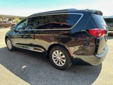 Used 2019 Chrysler Pacifica Touring-L image 6