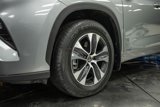 Used 2024 Toyota Highlander XLE image 4