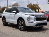 New 2025 Mitsubishi Outlander SE image 2